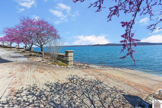 81 Pier Ln Pier Ln, Murray, KY 42071