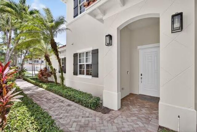 357 Chambord Terrace, Palm Beach Gardens, FL 33410