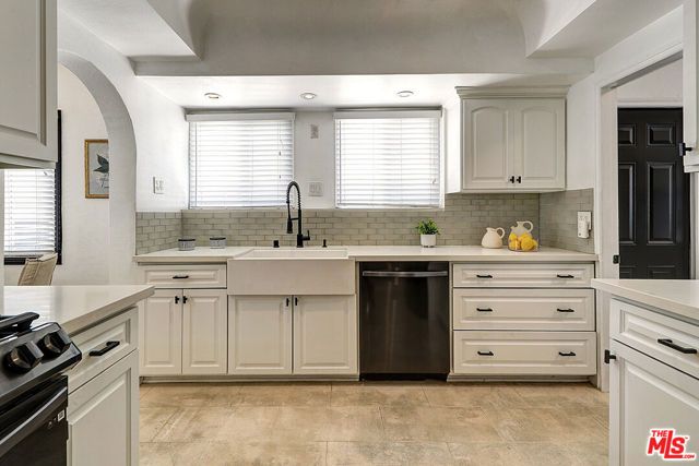 1260 W 81st Street, Los Angeles, CA 90044