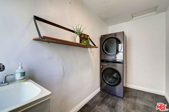 1260 W 81st Street, Los Angeles, CA 90044