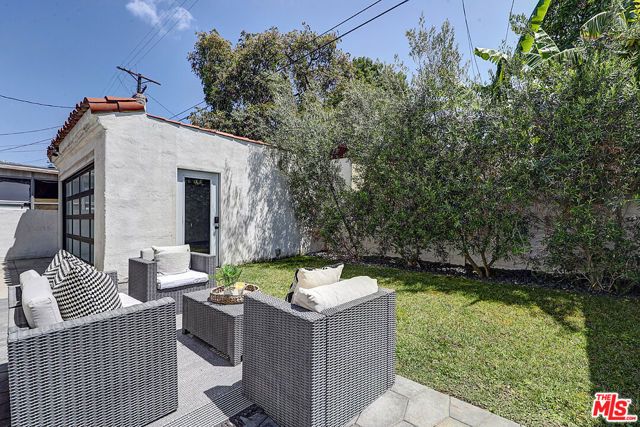 1260 W 81st Street, Los Angeles, CA 90044