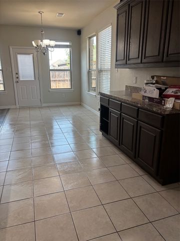 352 Emerald Creek Drive, Fort Worth, TX 76131