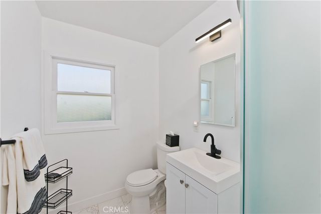 10143 Sophia, North Hills, CA 91343