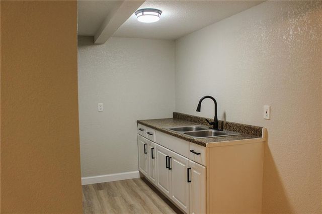 4412 E 104th Street, Kansas City, MO 64137