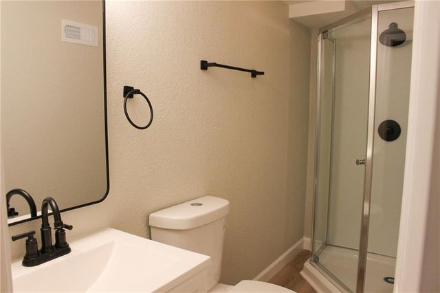 4412 E 104th Street, Kansas City, MO 64137