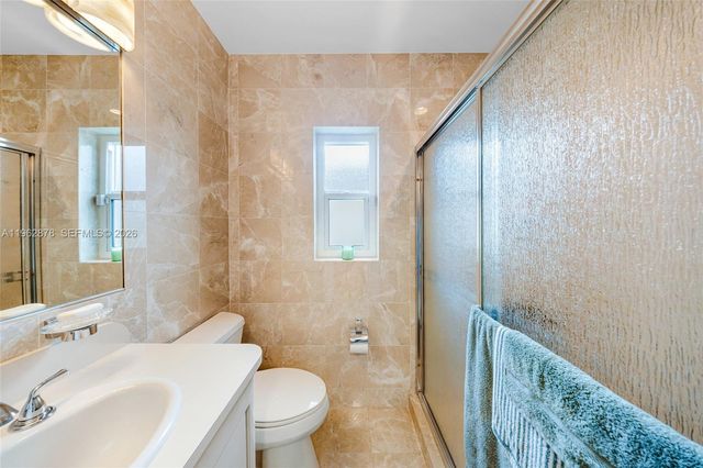 564 De Leon Dr, Miami Springs, FL 33166