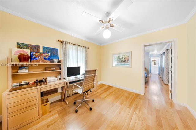 564 De Leon Dr, Miami Springs, FL 33166