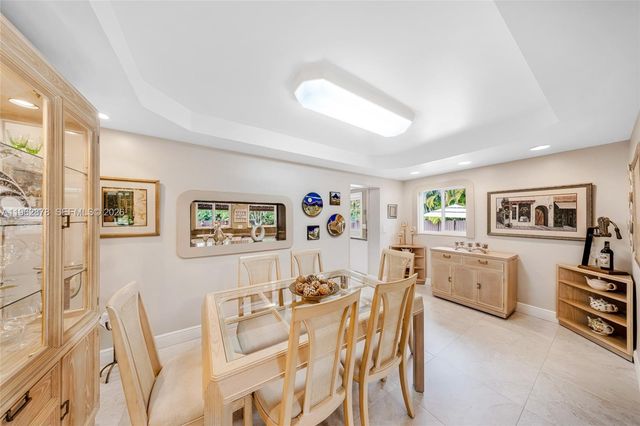 564 De Leon Dr, Miami Springs, FL 33166