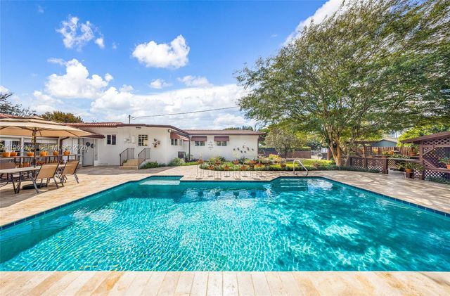 564 De Leon Dr, Miami Springs, FL 33166