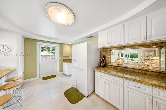 564 De Leon Dr, Miami Springs, FL 33166