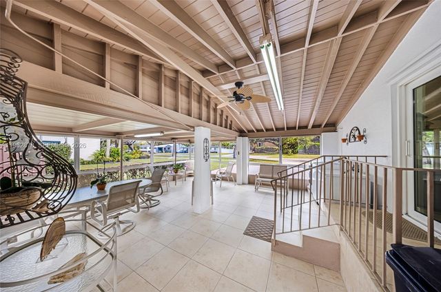 564 De Leon Dr, Miami Springs, FL 33166