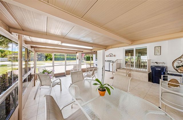 564 De Leon Dr, Miami Springs, FL 33166