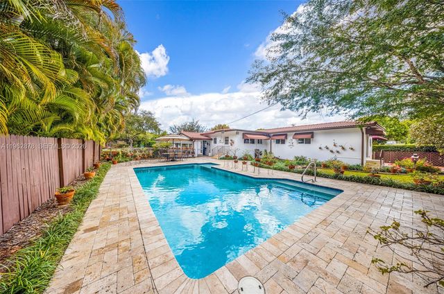 564 De Leon Dr, Miami Springs, FL 33166