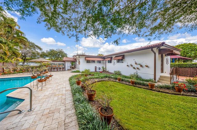 564 De Leon Dr, Miami Springs, FL 33166