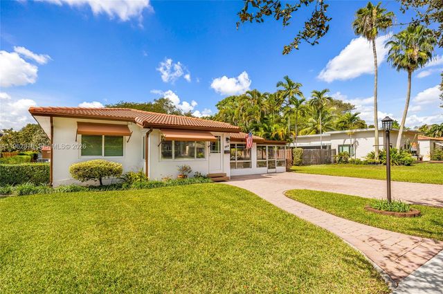 564 De Leon Dr, Miami Springs, FL 33166