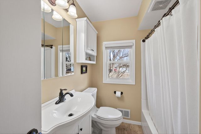 997 Rivercrest Road N, Lakeland, MN 55043