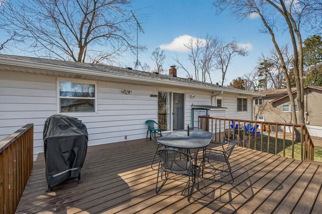 997 Rivercrest Road N, Lakeland, MN 55043