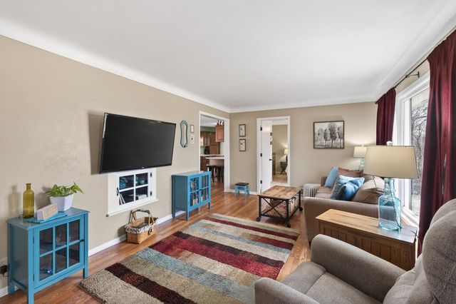 997 Rivercrest Road N, Lakeland, MN 55043