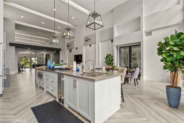 2108 Scholarship, Irvine, CA 92612