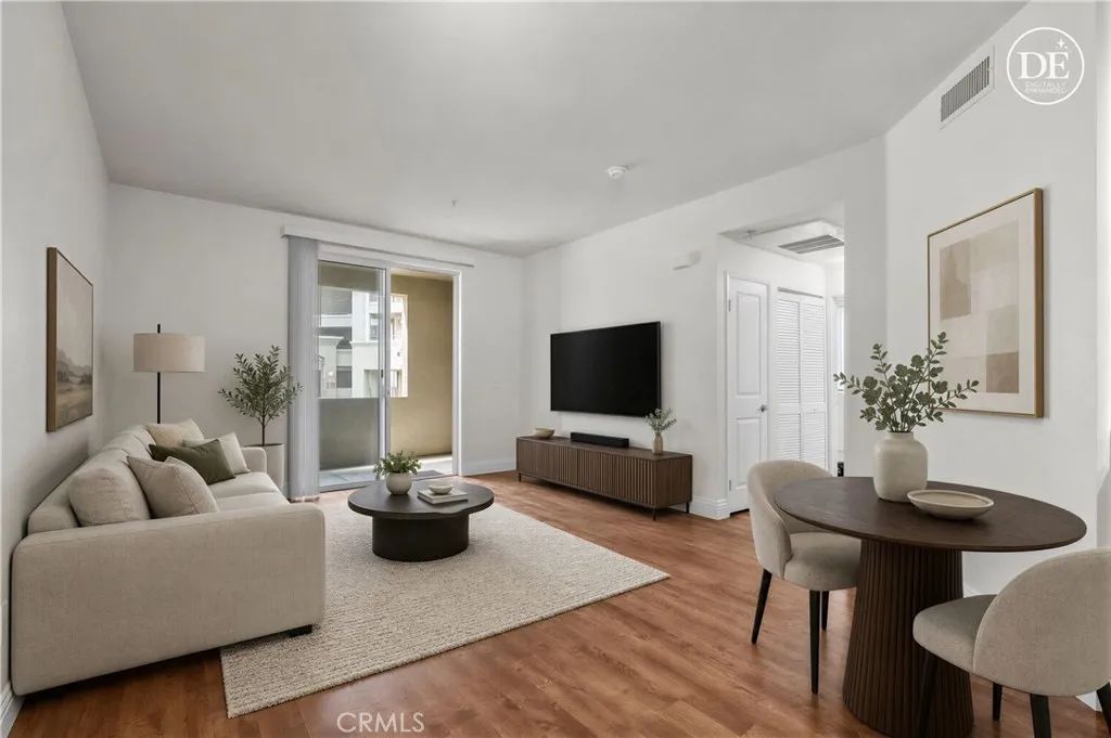 2108 Scholarship, Irvine, CA 92612