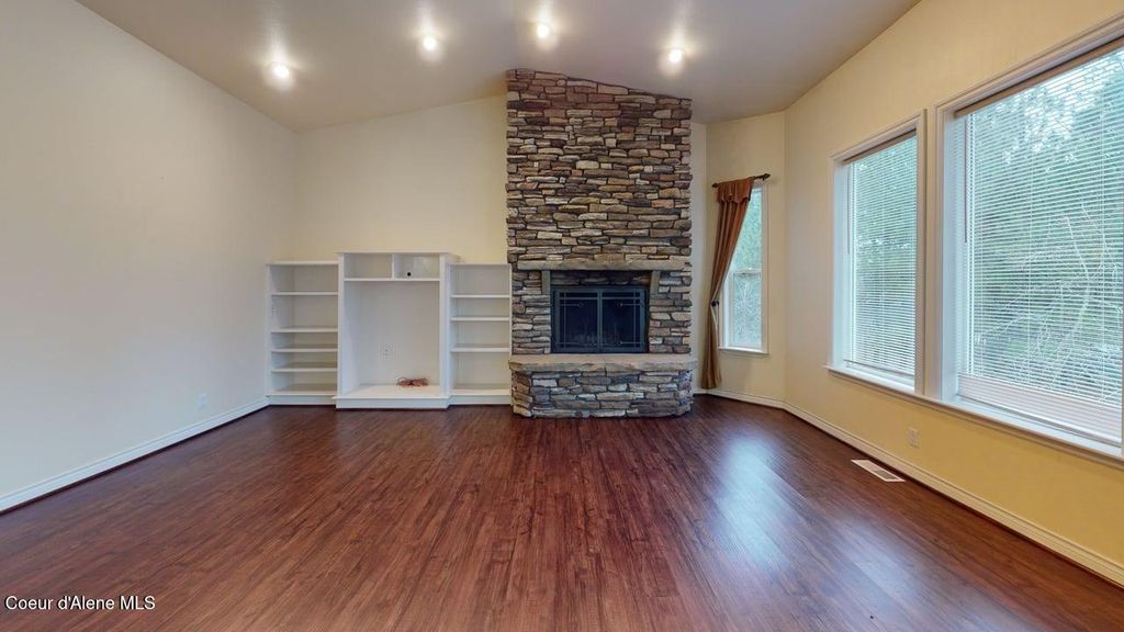 18772 W Riverview DR, Post Falls, ID 83854 photo 6