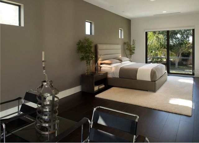 356 BAYVIEW DRIVE NE, St Petersburg, FL 33704