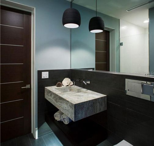 356 BAYVIEW DRIVE NE, St Petersburg, FL 33704