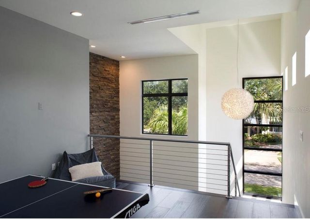 356 BAYVIEW DRIVE NE, St Petersburg, FL 33704