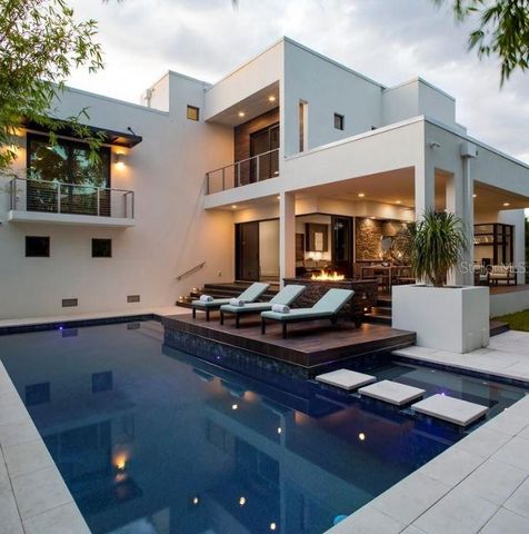 356 BAYVIEW DRIVE NE, St Petersburg, FL 33704