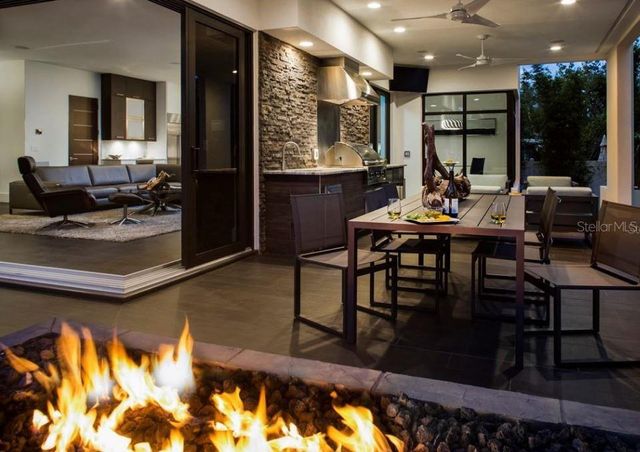 356 BAYVIEW DRIVE NE, St Petersburg, FL 33704