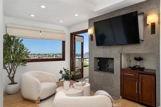 2907 Cliff Drive, Newport Beach, CA 92663