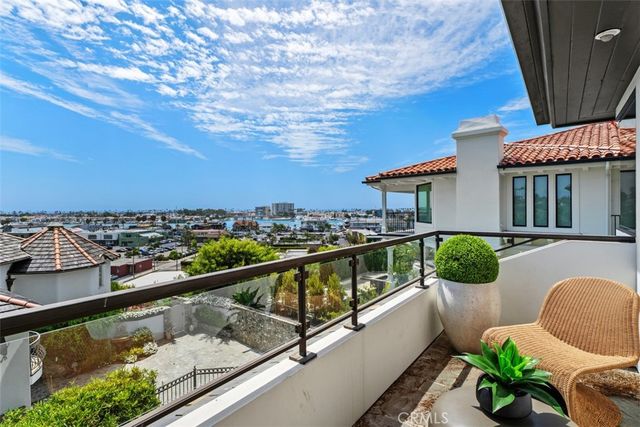 2907 Cliff Drive, Newport Beach, CA 92663