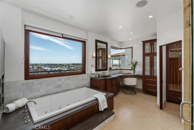 2907 Cliff Drive, Newport Beach, CA 92663