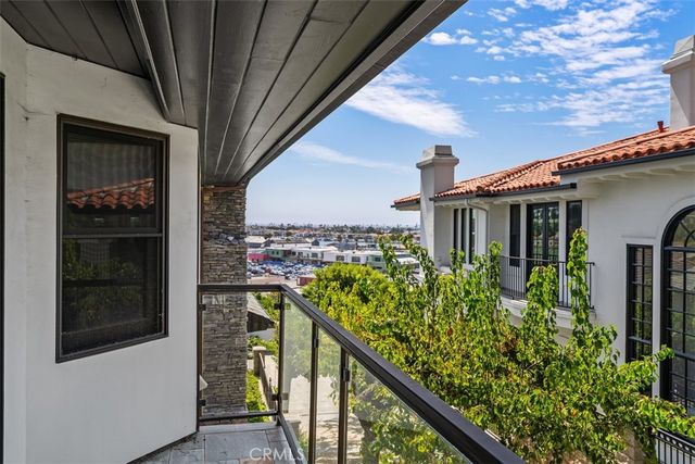 2907 Cliff Drive, Newport Beach, CA 92663