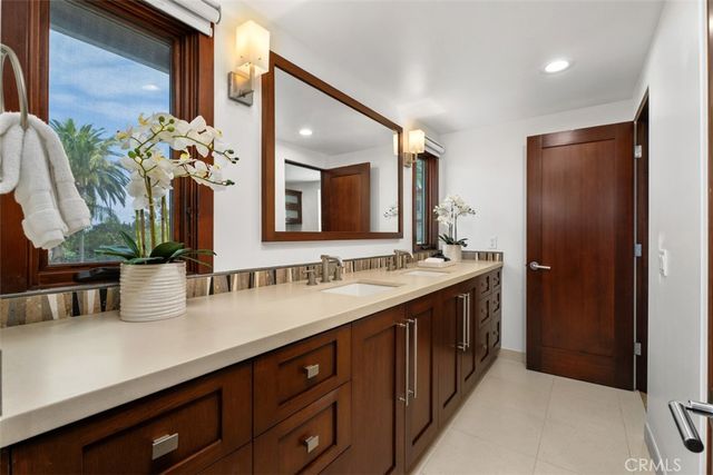2907 Cliff Drive, Newport Beach, CA 92663