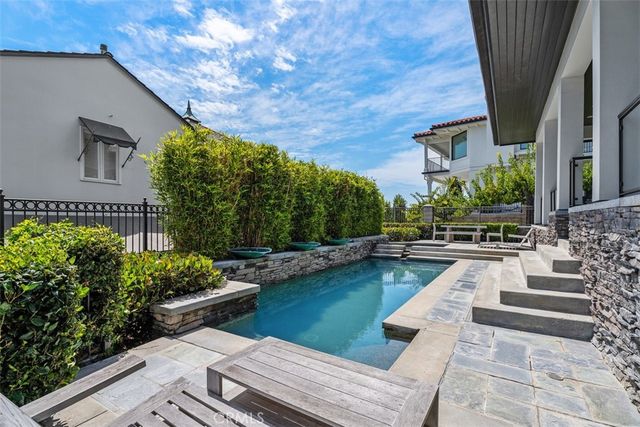 2907 Cliff Drive, Newport Beach, CA 92663