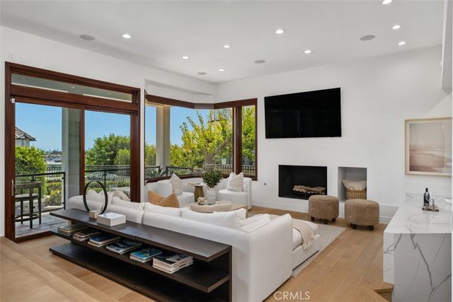 2907 Cliff Drive, Newport Beach, CA 92663