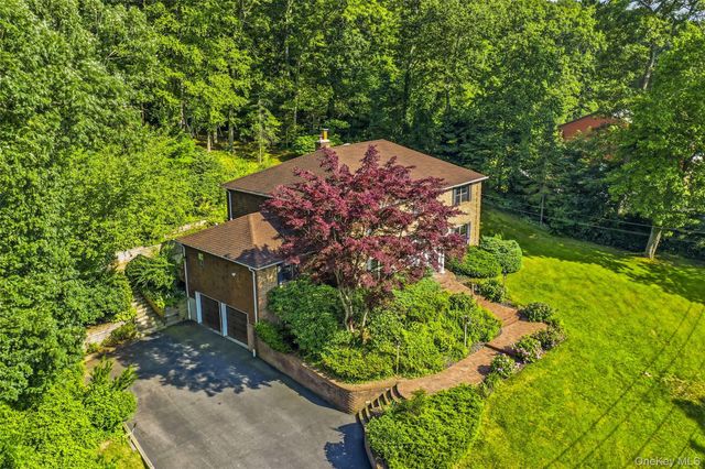 94 Bagatelle Road, Melville, NY 11747