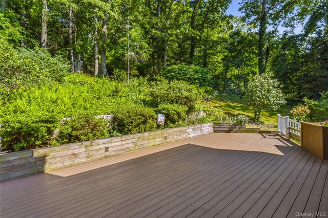 94 Bagatelle Road, Melville, NY 11747