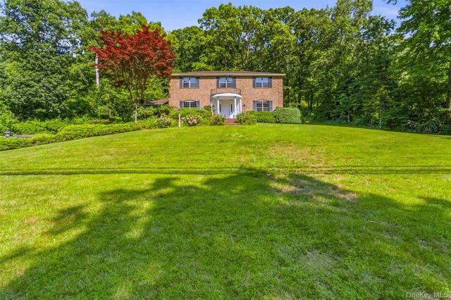 94 Bagatelle Road, Melville, NY 11747