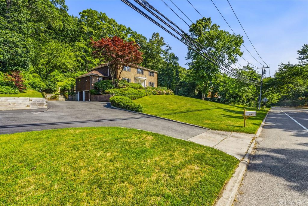 94 Bagatelle Road, Dix Hills, NY 11746 — photo 5