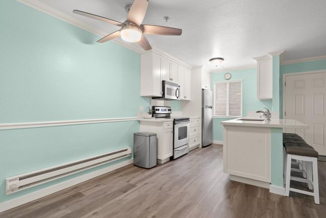 41 Grandview Street 1402, Santa Cruz, CA 95060