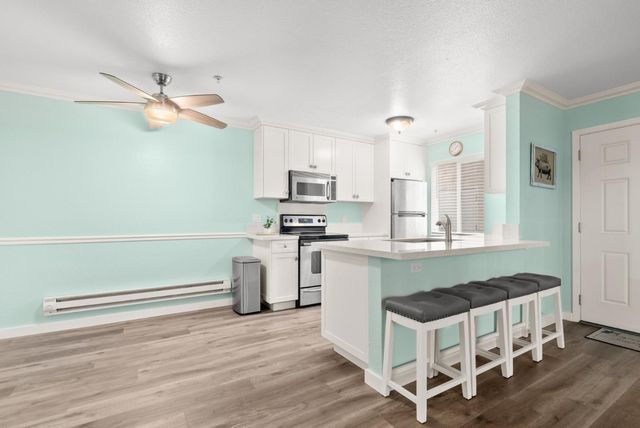 41 Grandview Street 1402, Santa Cruz, CA 95060