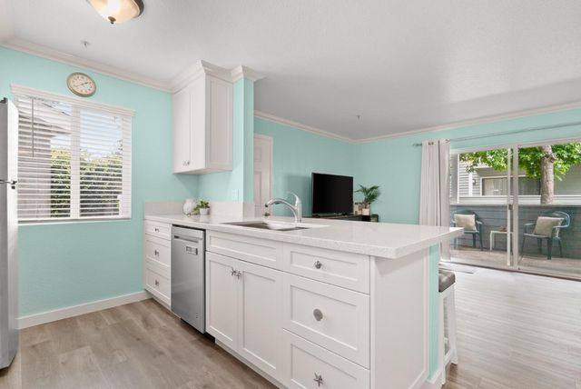 41 Grandview Street 1402, Santa Cruz, CA 95060