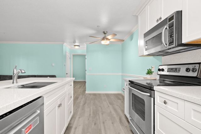 41 Grandview Street 1402, Santa Cruz, CA 95060