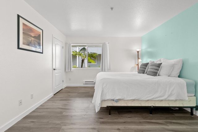 41 Grandview Street 1402, Santa Cruz, CA 95060