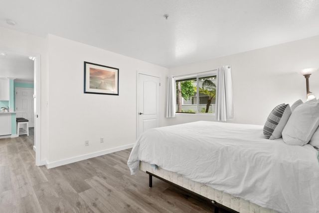 41 Grandview Street 1402, Santa Cruz, CA 95060