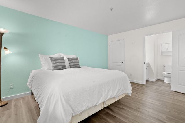 41 Grandview Street 1402, Santa Cruz, CA 95060