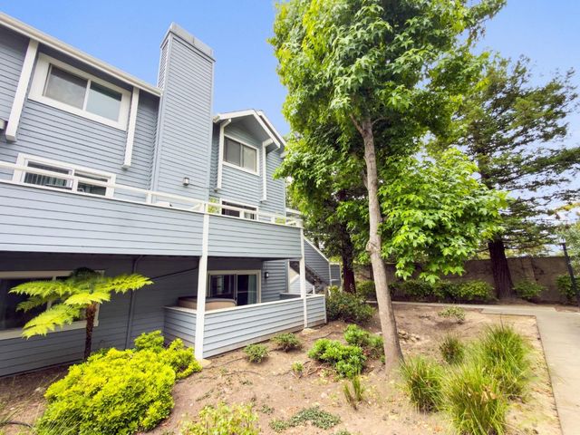 41 Grandview Street 1402, Santa Cruz, CA 95060