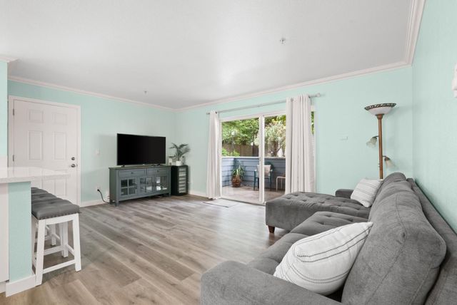 41 Grandview Street 1402, Santa Cruz, CA 95060